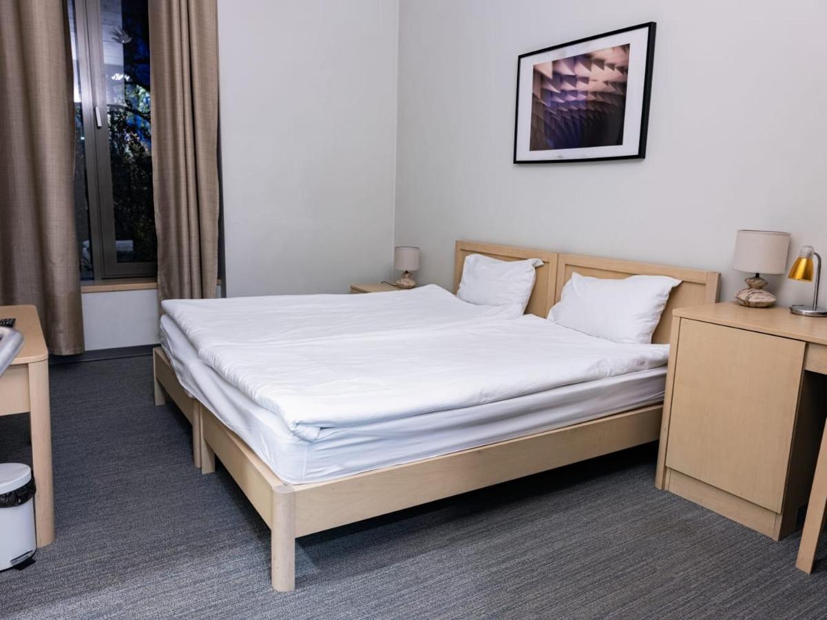 Zaliasis Slenis - Self Check-In Hotel - Free Parking Aukstkiemiai Extérieur photo