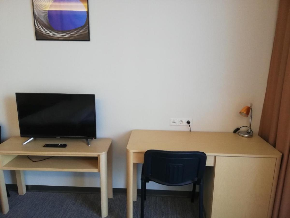 Zaliasis Slenis - Self Check-In Hotel - Free Parking Aukstkiemiai Extérieur photo